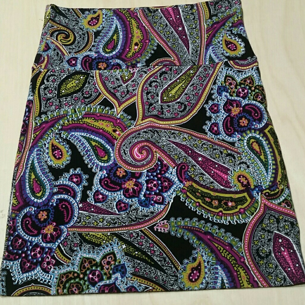 Wet Seal XS Stretchy Skirt Paisley